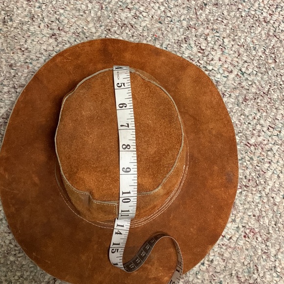 Leather hat - Picture 4 of 8